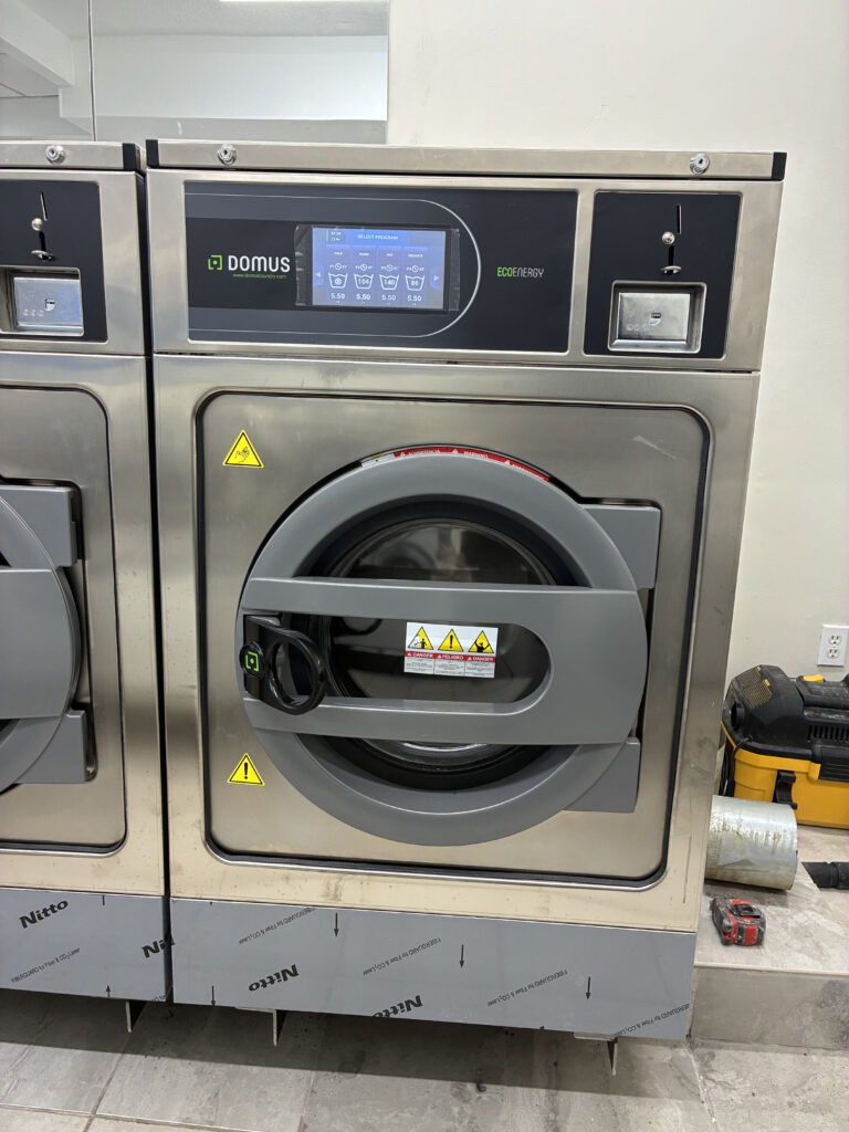 Domus washer with touchscreen